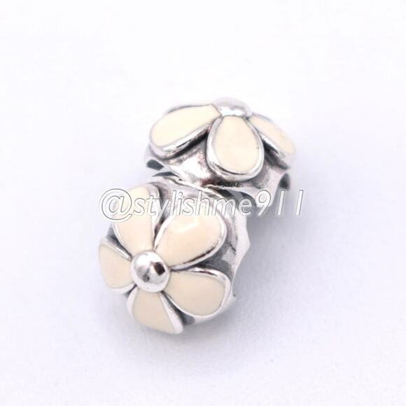 Authentic PANDORA Darling Daisies Clip with White Enamel - 791259EN12 - Picture 8 of 14